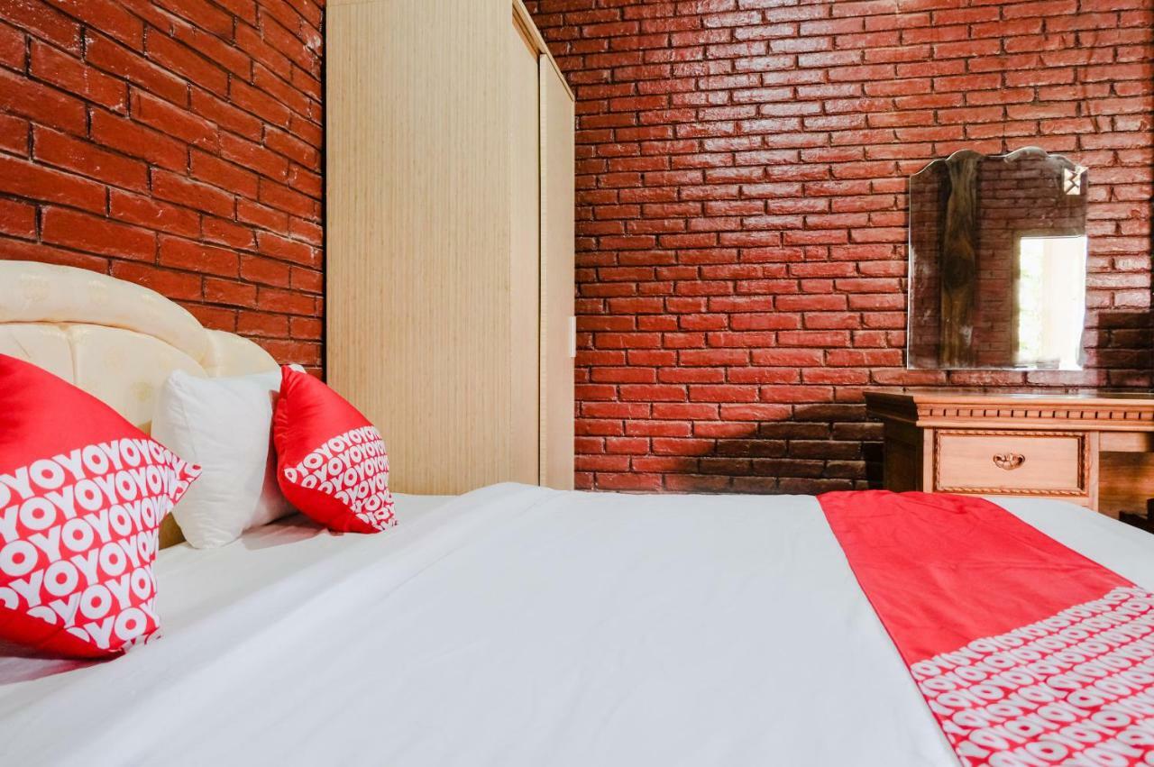 Oyo 774 Villa 007 Sengkaling Malang Ngoại thất bức ảnh